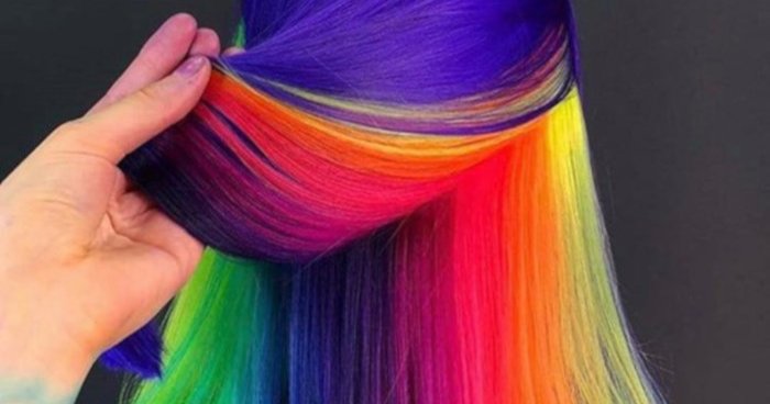 Bright color via Fashionisers